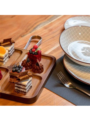 Tábua Com 4 Divisões E Pega Em Metal